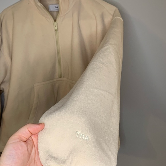Half zip Aritzia TNA fleece sweater - Picture 5 of 6